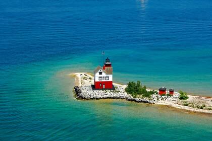 La isla Mackinac cuenta con aproximadamente 600 habitantes y prohíbe los autos (Pexels/Jeannie Myers)