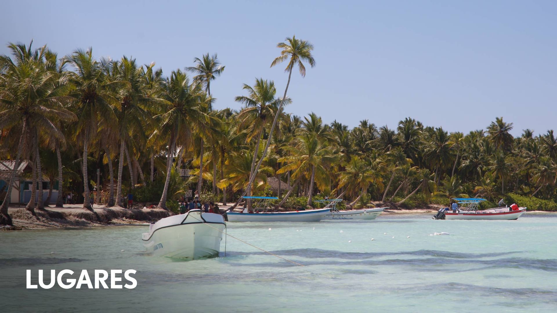 La isla no tiene hoteles y solo es posible visitarla por el día en lancha