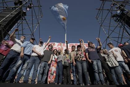 La izquierda confluyó en Plaza de Mayo.