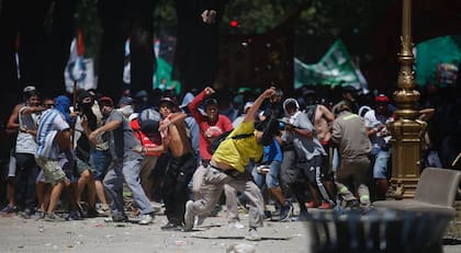 La izquierda marchará este jueves a las 17.