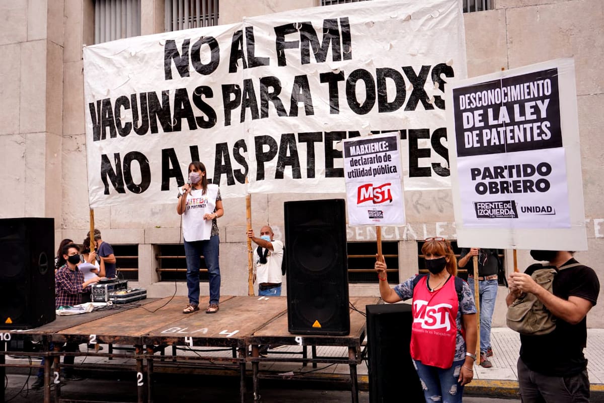 La izquierda reclamó por vacunas en el Ministerio de Salud