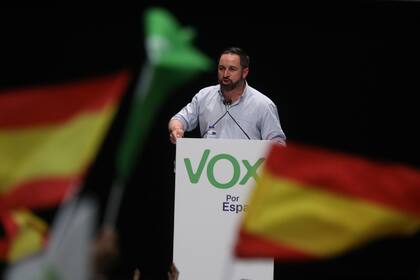 La izquierda y los conservadores apelaron al temor de una victoria mañana de sus rivales; acto masivo de Vox