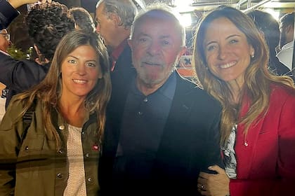 La jefa de asesores de Cancillería, Luciana Tito, y la ministra de Desarrollo Social, Victoria Tolosa Paz, viajaron a Brasil para respaldar a Lula da Silva