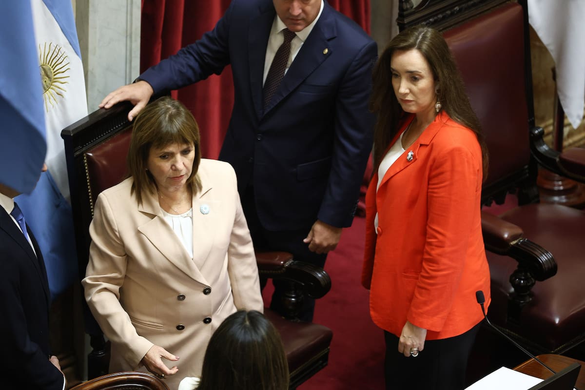 La jefa del bloque de LLA en el Senado, Patricia Bullrich, y la vicepresidenta y titular del cuerpo Victoria Villarruel