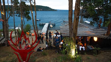 La jornada se disfrutó a orillas del Lago Nahuel Huapi.