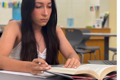La joven aplicó a 24 becas, ganó 23