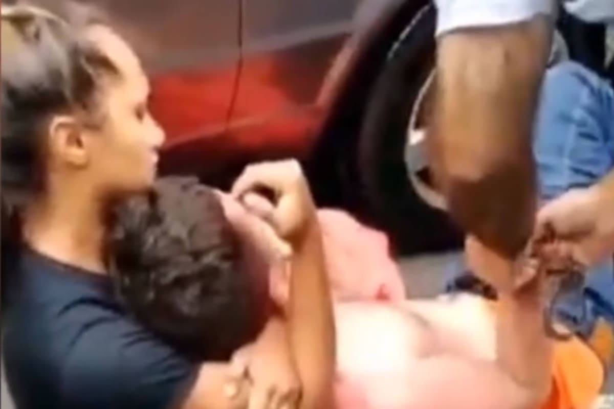 La joven brasileña corrió al ladrón de su celular y y lo detuvo como una llave propia del judo.