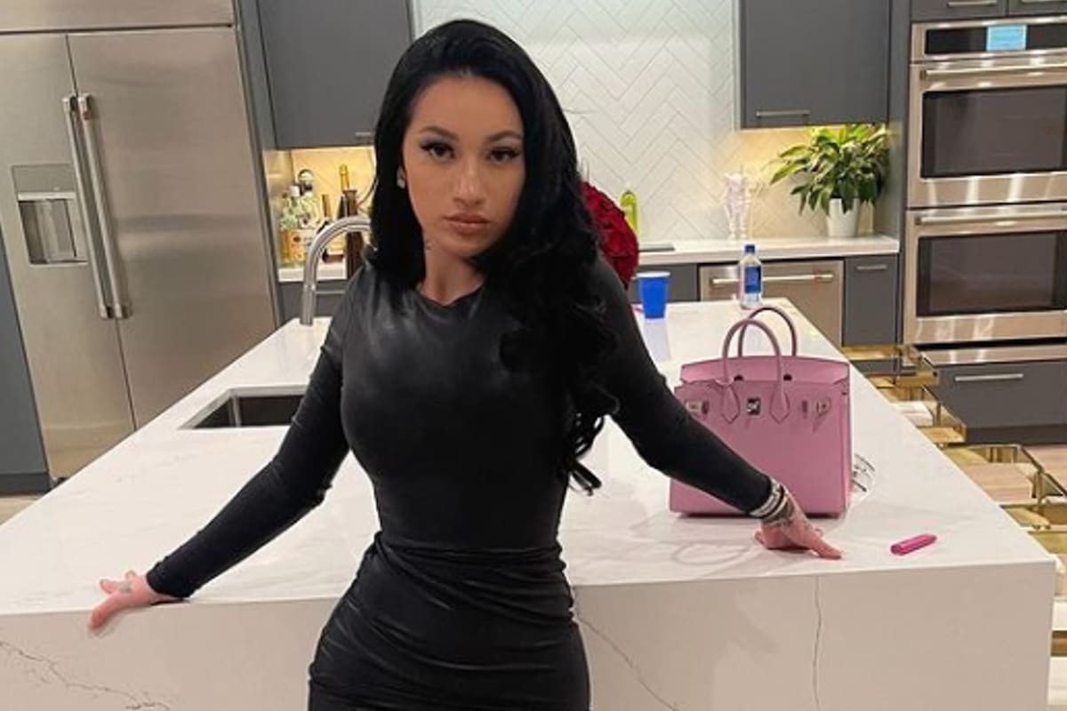 La joven comenzó a crear contenido en OnlyFans tan solo seis días después de haber cumplido 18 años