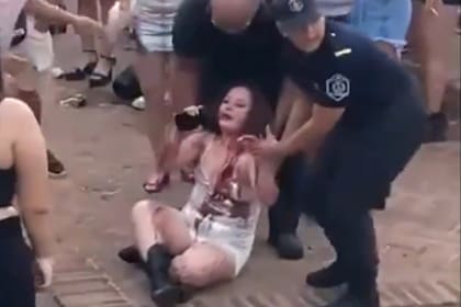 La joven de 19 años fue llevada al hospital