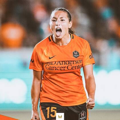 La joven de 23 años actualmente integra el equipo de Houston Dash en la NWSL