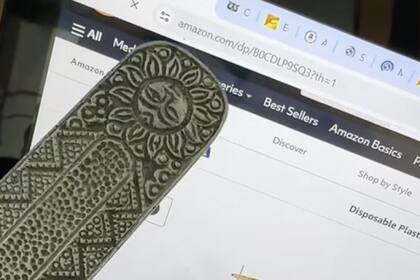 La joven latina suele compartir sus productos y ventas en sus redes sociales