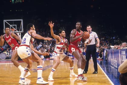 La joven marca de zapatillas conquistó la NBA una vez que MJ empezó a brillar con su nuevo modelo