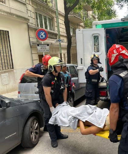 La joven murió cuando era trasladada al hospital Fernández