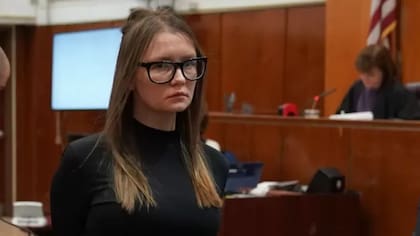 La joven rusa Anna Sorokin estafó a bancos y a parte de la sociedad neoyorquina al hacerse pasar por la heredera de una millonaria familia alemana