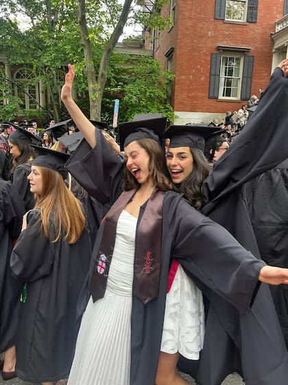 La joven se graduó en Cine y Relaciones Internacionales en la Universidad de Brown (Foto: Instagram @carys.douglas)