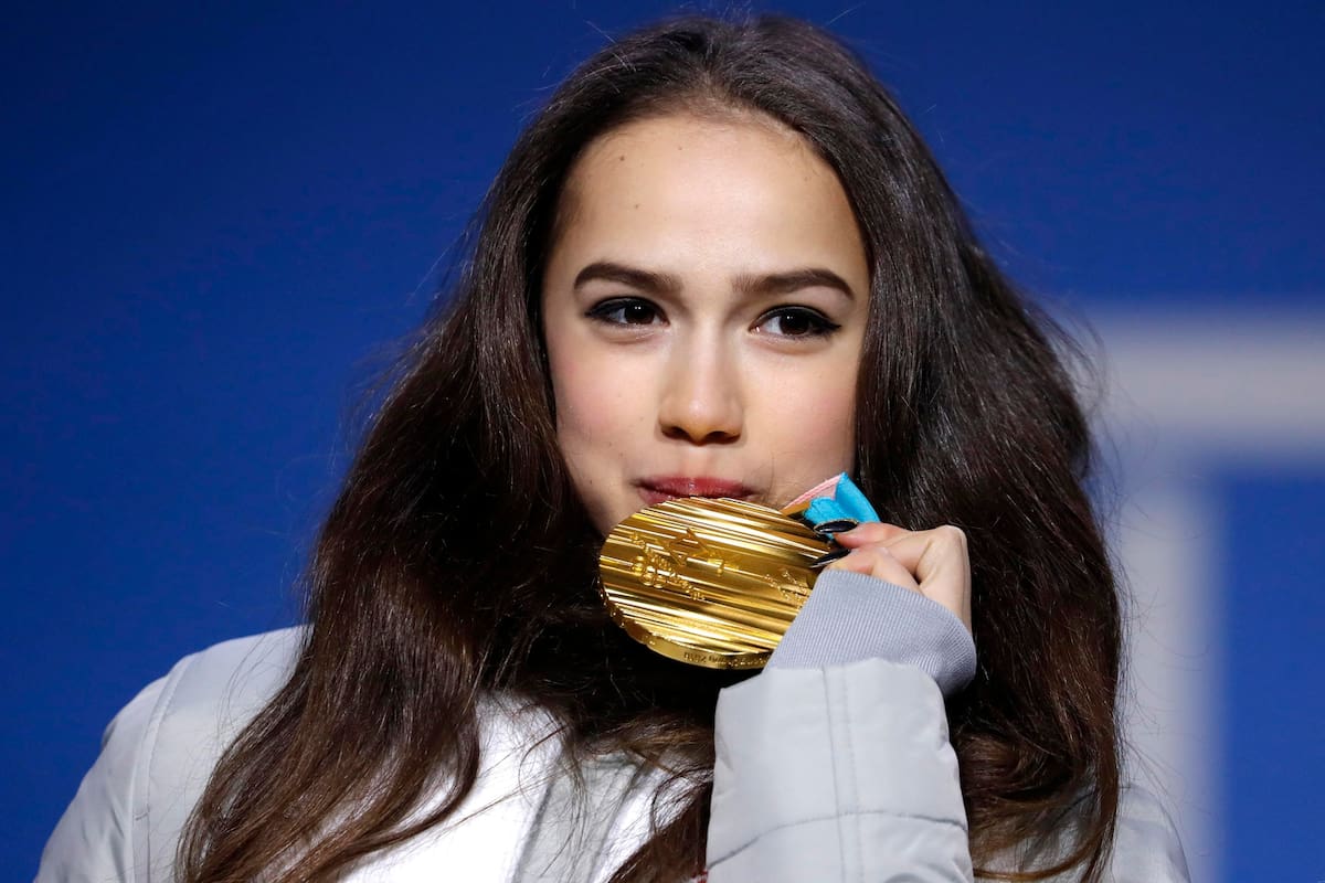 La jovencita rusa con su oro