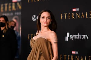 La joya facial que lució Angelina Jolie y los vestidos que le prestó a sus hijas