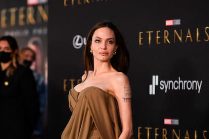 La joya facial que lució Angelina Jolie y los vestidos que le prestó a sus hijas