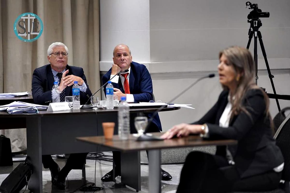 La jueza federal de San Isidro Sandra Arroyo Salgado declaró como testigo en el inicio del juicio político al suspendido fiscal Claudio Scapolan (sentado a la derecha)