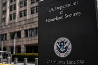 Oficial: una jueza de California declara al DHS en desacato y complica las redadas migratorias del ICE en Los Ángeles