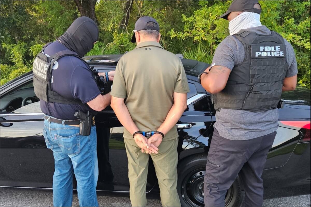 La jueza federal Sunshine Sykes certificó una clase amplia de migrantes que cuestionaron la política de detención automática del DHS, lo que abre la posibilidad de que puedan reclamar una audiencia de fianza.