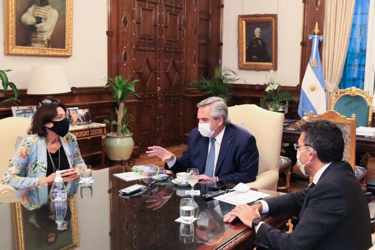 La jueza María del Carmen Battaini, Alberto Fernández y el juez Ariel Ariza