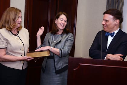 La jueza Mary Kay Vyskocil, de Nueva York, que lleva el juicio en el que está involucrado el gobierno de la provincia de Buenos Aires