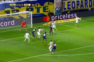 Qué dijeron los árbitros en la jugada del gol polémico anulado a Boca y la fuerte decisión de Conmebol