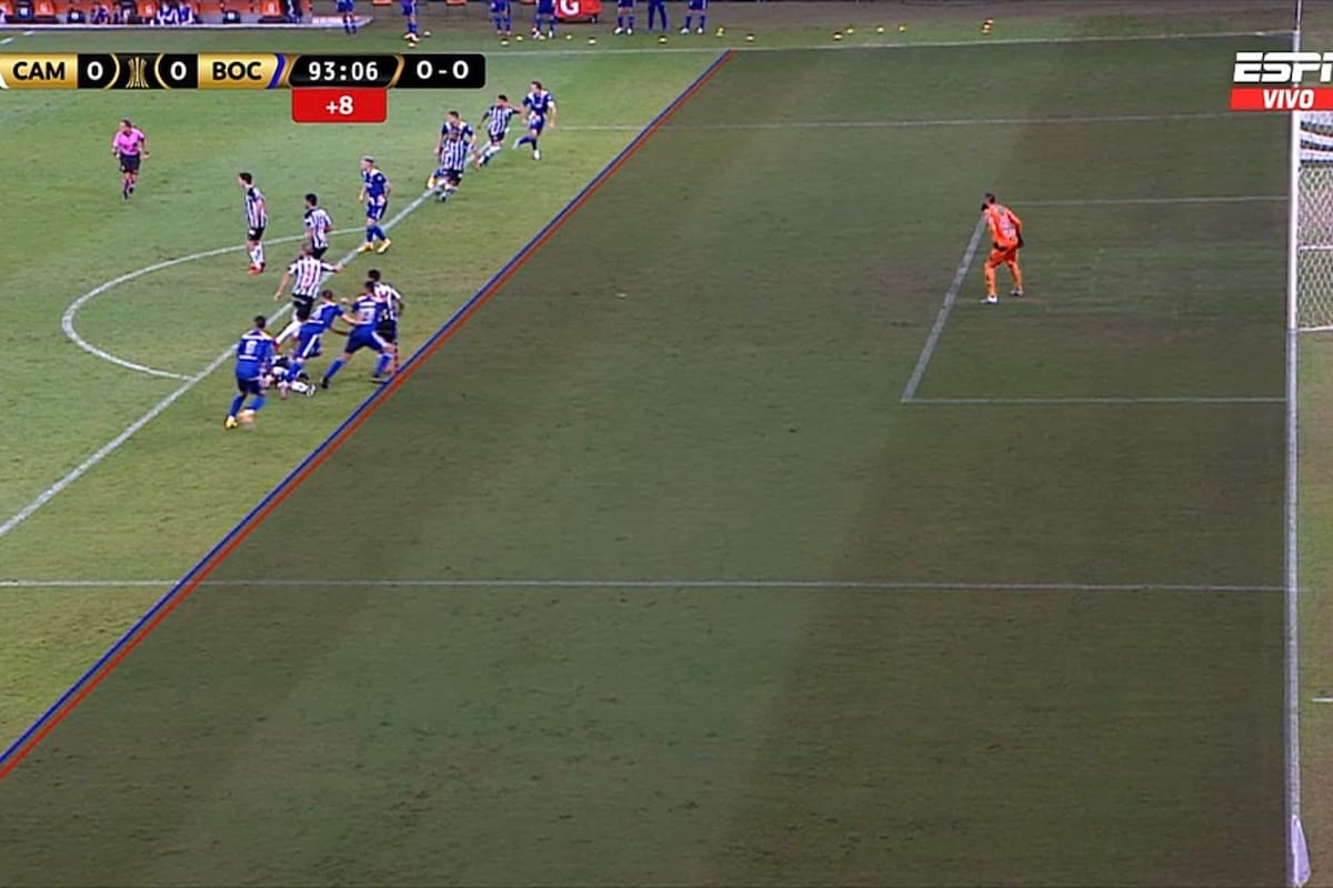 La jugada de la polémica: ¿estaba adelantado el jugador de Boca en la acción previa al gol anulado?