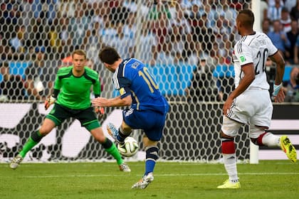 La jugada en la que Messi tiró desviado ante Neuer en la final de Brasil 2014
