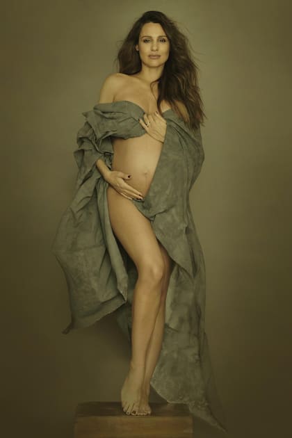 La jugada producción que Pampita Ardohain hizo para ¡Hola! de la mano del fotógrafo Gabriel Machado