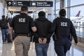 El sheriff de un condado en Florida recibirá US$9,29 millones para cooperar en redadas del ICE