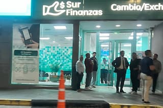 La Justicia allanó las oficinas del financista cercano al “Chiqui” Tapia