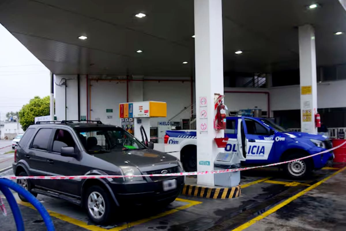La Justicia cordobesa investiga la muerte de un hombre en una estación de servicio tras un confuso episodio que derivó en discusiones y la intervención de agentes de la Policía local