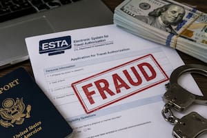 Condenan a un hombre por hacer pasar a miles de cubanos como europeos