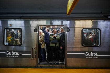 La Justicia frenó el aumento del boleto de subte