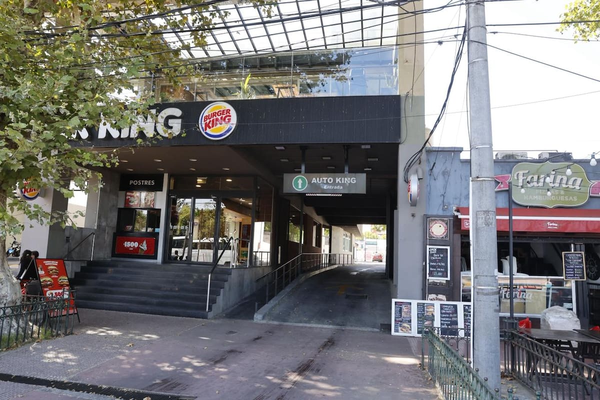 La Justicia fue a buscar a Orlando Mellino a su domicilio en el Tigre, pero se encontró con un local de una famosa cadena de hamburguesas, donde no lo conocen