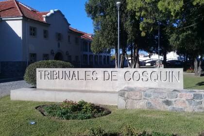 La justicia investiga una masiva pelea registrada frente a un boliche en Cosquín