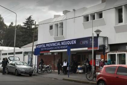 La Justicia neuquina investiga si el ataque a un niño de 8 años por su madre fue intencional o accidental.