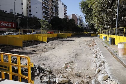 La Justicia paralizó las obras en la avenida Honorio Pueyrredón, donde comenzó a construirse un parque lineal de ocho cuadras