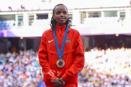 La keniana Beatrice Chebet, doble campeona olímpica, estableció este sábado un nuevo récord mundial en los 5.000 metros