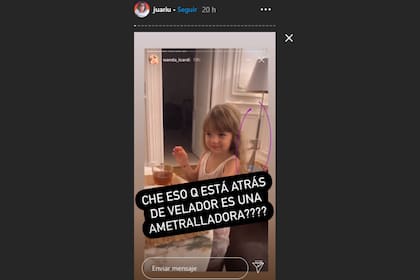 Detrás de una escena cotidiana con su hija Isabella, se pudo ver la polémica lámpara en un rincón de la casa donde viven los Icardi en París