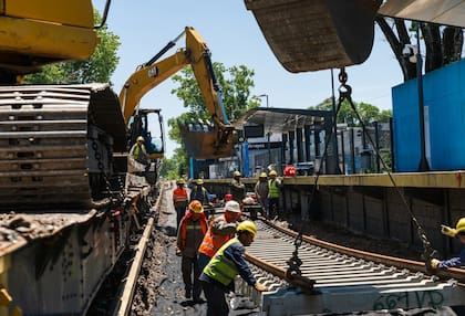 La larga interrupción del servicio completo se debe a un plan de renovación de la infraestructura (Foto: @infotrenmitre)