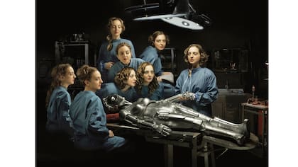 La Lección de Anatomía del Dr. Nicola Costantino alude a la obra de Rembrandt