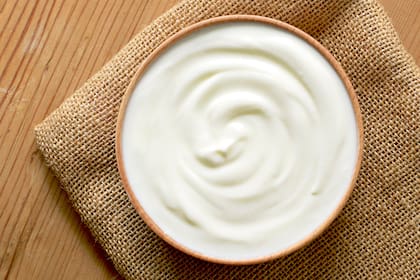 La leche, el yogur y el queso cottage son aliados prácticos para sumar proteína completa, calcio y vitamina D sin exceso de grasa saturada