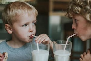 La leche se pasteuriza para hacerla durar más.