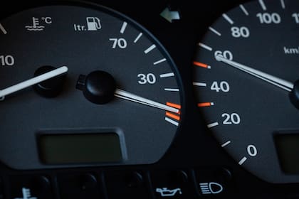 La legislación busca reducir accidentes mortales en un estado donde la velocidad causa miles de muertes