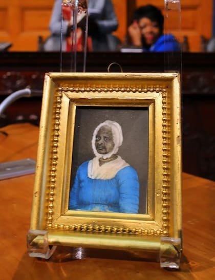 La legislatura de Massachusetts homenajeó a Elizabeth Freeman en la Cámara de Representantes en 2014. Mamá Bett fue la primera esclava liberada bajo la constitución del estado después de que ella demandó por su libertad en 1781