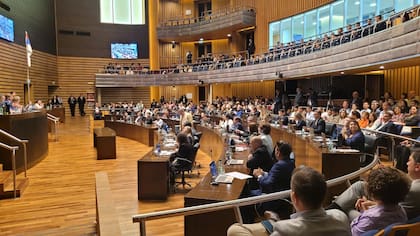 La Legislatura misionera unicameral (40 diputados) entró en receso el pasado 20 de julio, con una configuración política. Ahora, cuando reanude sesiones el 13 de agosto, ya casi nadie responderá a Carlos Rovira, el hombre que dominó la política por casi 25 años.