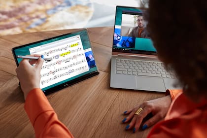 La Lenovo Tab P12 Pro se puede usar como pantalla secundaria de una PC gracias a un software que la vincula en forma inalámbrica